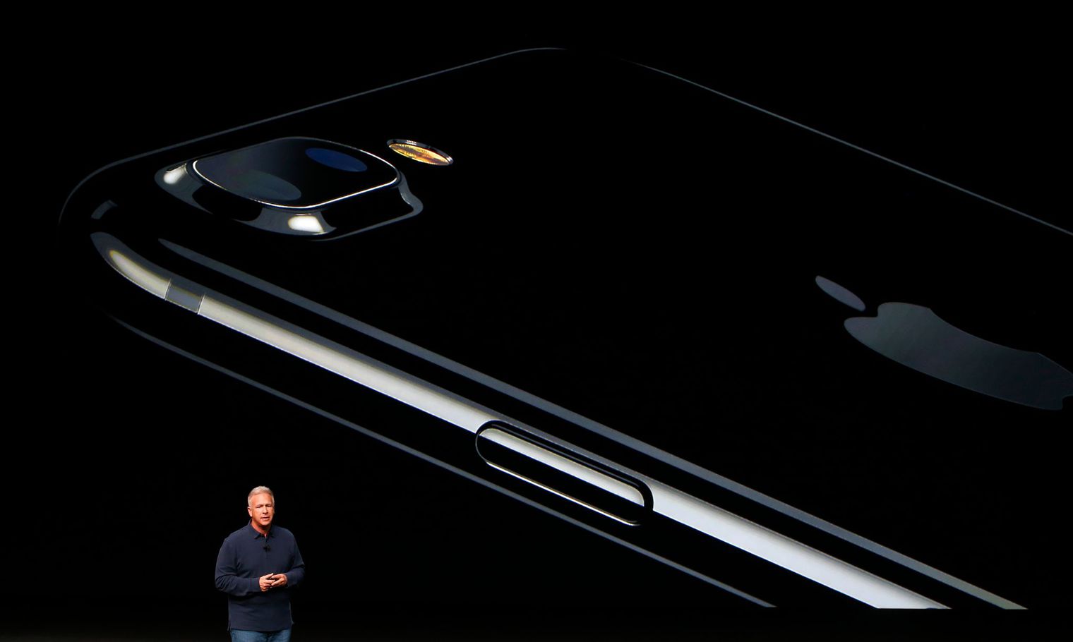 phil schiller discusses the iphone 7 during a media event in san francisco 5664891