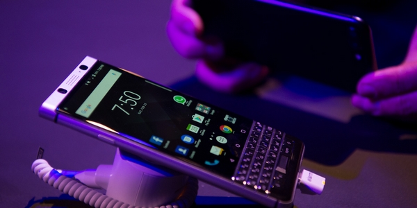 BlackBerry sort son nouveau smartphone avec un clavier physiqueune