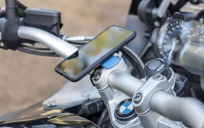 iPhone sur une moto